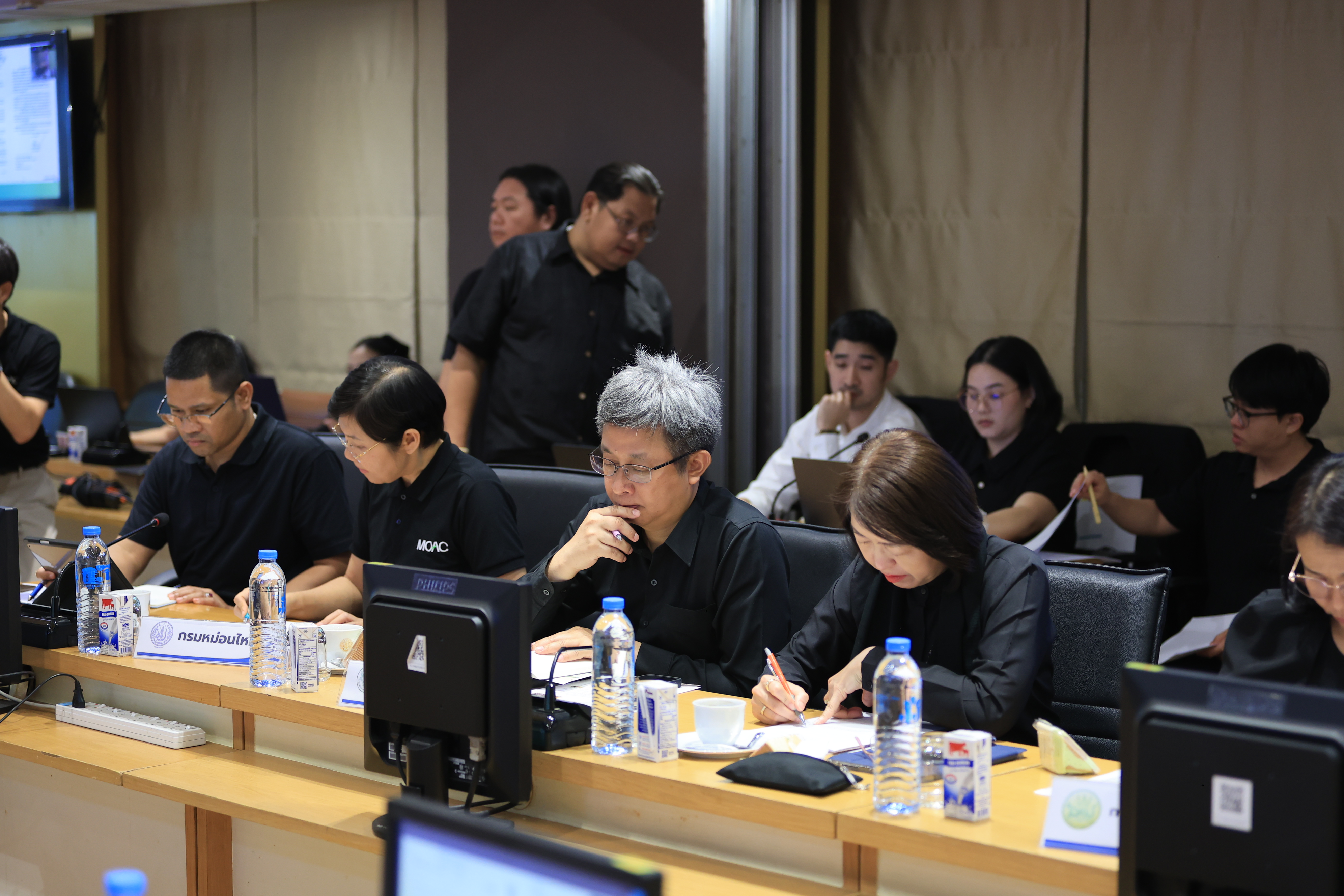 title - ส.ป.ก. ร่วมประชุมหารือแนวทางการรับมือผลกระทบจากสถานการณ์การสู้รบในภูมิภาคตะวันออกกลาง